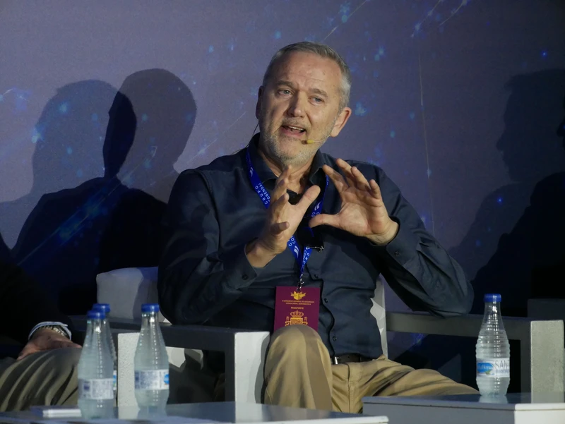 Jos Manuel Ponz, Presidente de SEPAC (Sociedad Espaola de la Psicologa Aeroespacial y Aeronutica Civil)